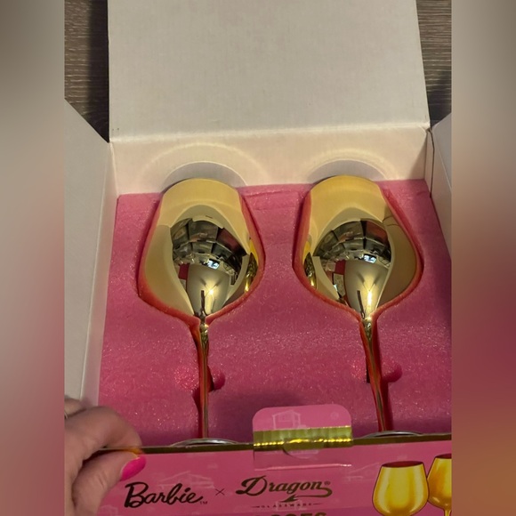 NEW: BARBIE DREAM HOUSE 60th Dragon Glassware 17.5 OZ Set of Two Gold Glasses - Picture 4 of 6